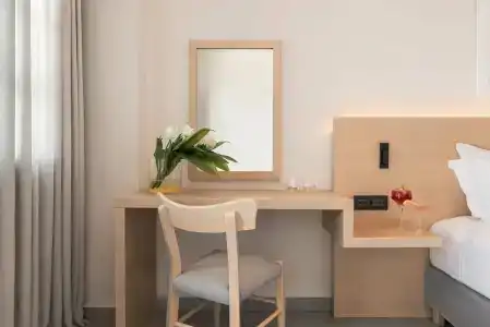 Aeifos Boutique - 11