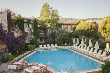 Moonshine & Suites - 31