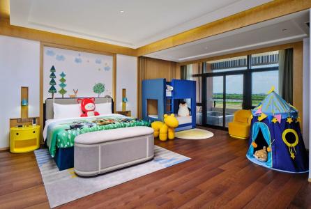 HUALUXE Suzhou Bay Hot Spring Resort, an IHG - 11