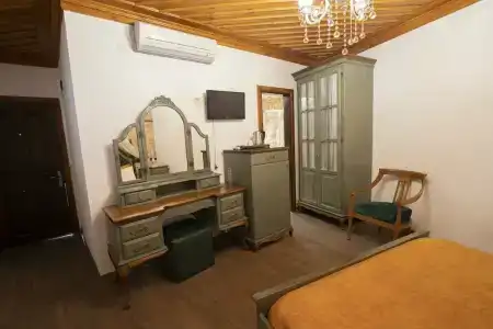 White Garden-Adult Only - 37