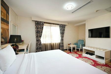 JW Marriott & Suites Saigon - 12