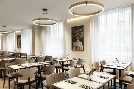 Radisson Blu Royal, - 5