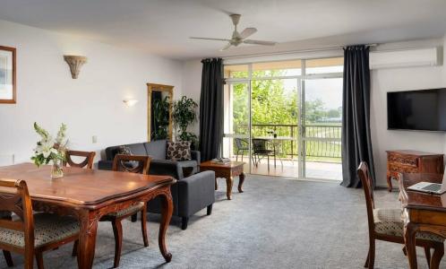 Arawa Park, Independent Collection by Evt, an EVT - 41