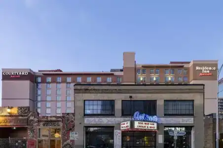 Courtyard by Marriott Austin Downtown/Convention Center - 2