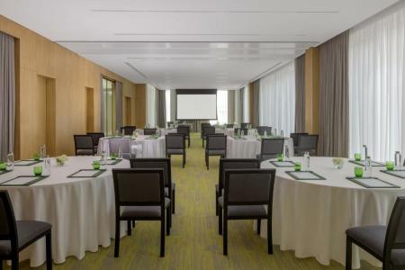 Holiday Inn Dubai Business Bay - 29