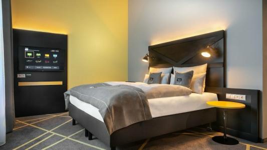 Holiday Inn - the niu, FURY ASCHHEIM MESSE by IHG - 25