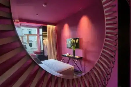 Sina Bernini Bristol, Autograph Collection - 9