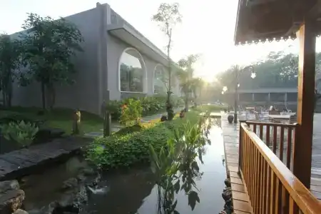 The Westlake & Resort Yogyakarta - 14