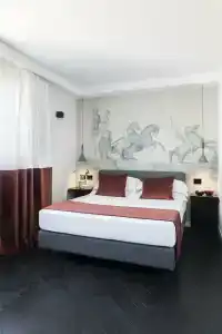 Plaza Opera - 1