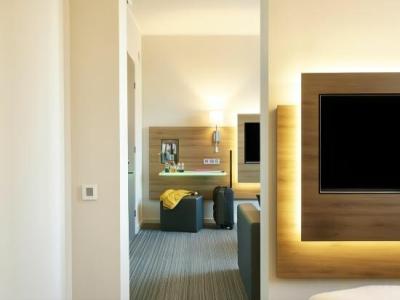 Moxy Frankfurt Airport - 20