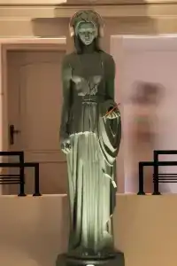 Maria Luisa by Introverts - 4