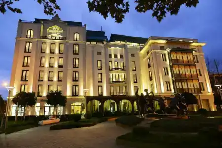 Ambassadori Tbilisi - 1