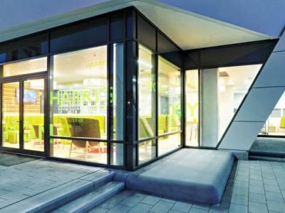 Harry's Home & Apartments - 19