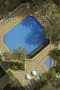 Ramada by Wyndham Downtown Dubai - 4