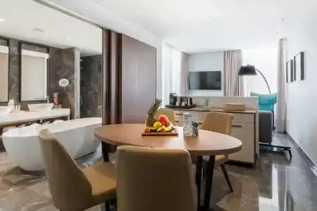 Radisson Beach Resort Larnaca - 13