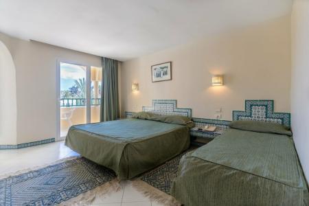 Venice Beach- Families and Couples Only - 12