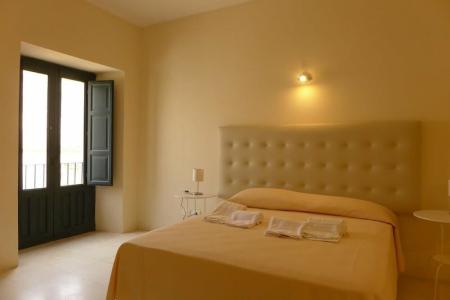 Landolina Palace - 45