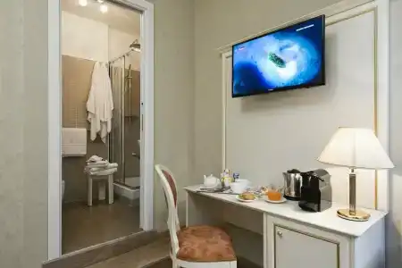 Relais Bocca di Leone Guest House - 13