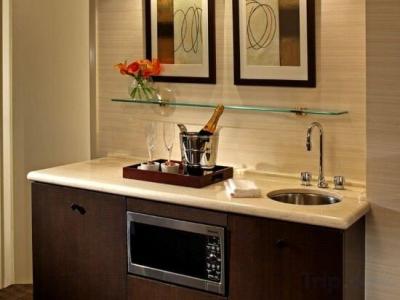 Cambridge Suites - 11
