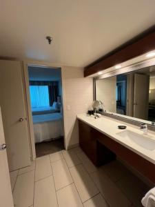 Cambridge Suites - 29