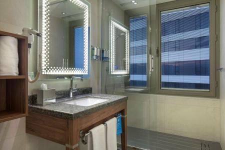 Hampton by Hilton - 7