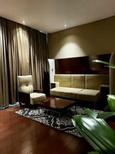 Kemang Icon - 25