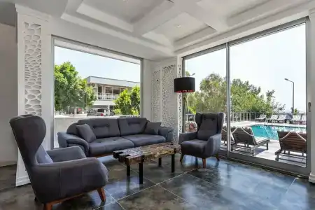 Mogons Exclusive - 6