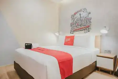 RedDoorz Plus @ Thamrin - 9