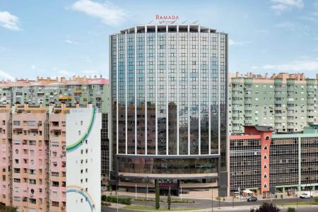 Ramada by Wyndham Lisbon - 11
