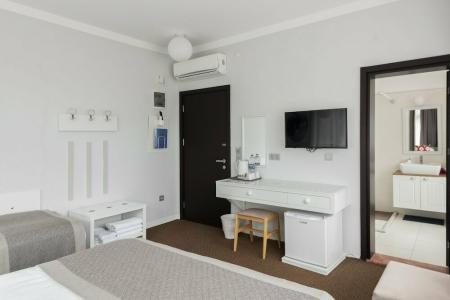 Delight Deluxe & Spa - 13