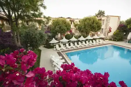 Moonshine & Suites - 45