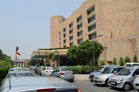 Samrat, New Delhi - 16