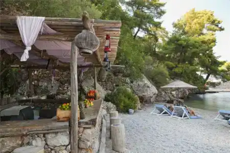 Hillside Beach Club - 32