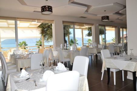 Coral & Resort - 30