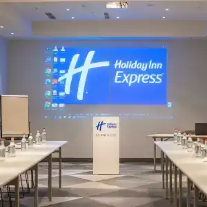 Holiday Inn Express - 37