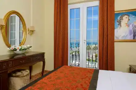 Antique Roman Palace - 26