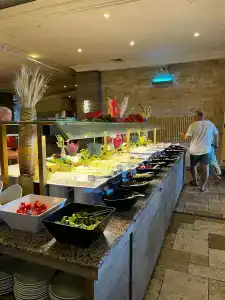 Ladonias Adakule	 - 28