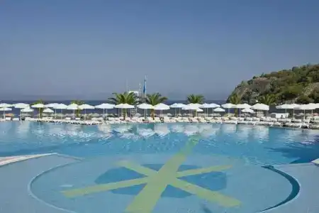 Hillside Beach Club - 13