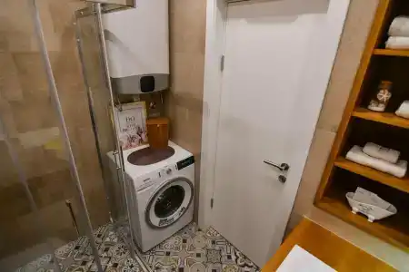 Apart Katunjanin - 43