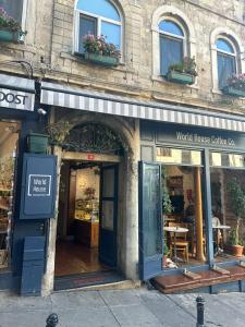 World House Boutique - 54