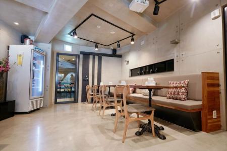 Tria Business & Boutique - 17