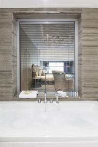 Ramada & Suites by Wyndham Izmir Kemalpasa - 26