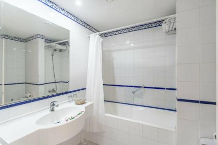 Venice Beach- Families and Couples Only - 20