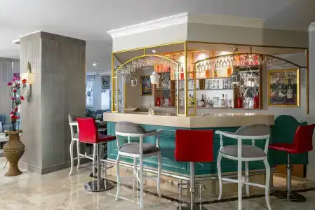 Club Big Blue Suit - All Inclusive - 38