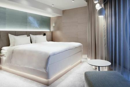 Radisson Blu Royal, - 13