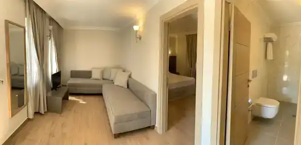 Moonshine & Suites - 30