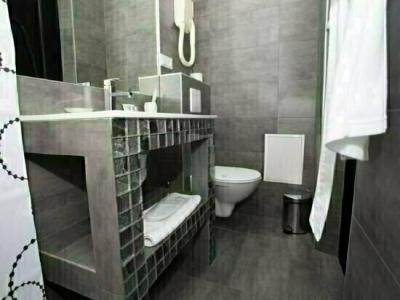 Shadow Boutique & Spa - 29