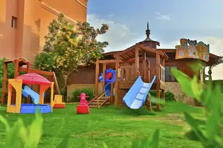 Charmillion Gardens Aquapark - 19