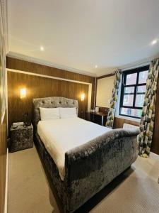 Cheshire Central London - 1