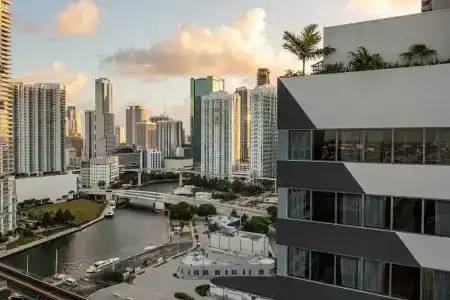 AC Miami Brickell - 8